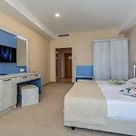 منتجع دي أي تي أفريكا بيتش كلوب - الشامل كلياً 4*
