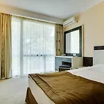دي أي تي أفريكا بيتش كلوب - الشامل كلياً 4*