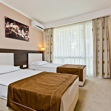 Semesteranläggning (resort) Evrika Club 4*