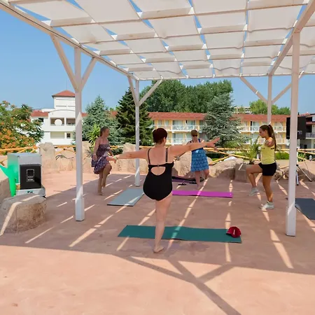 Курортный комплекс Evrika Club