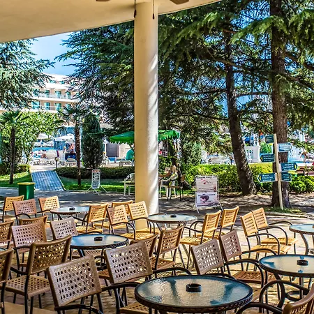 Semesteranläggning (resort) Evrika Club 4*