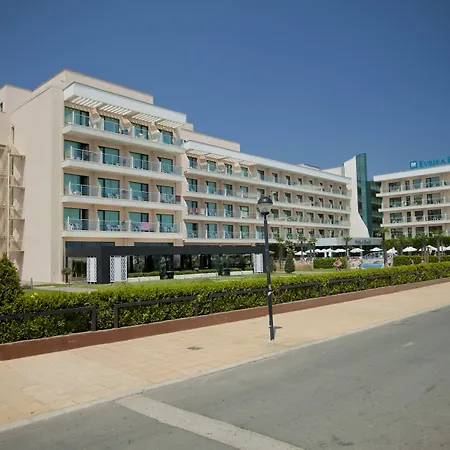 Semesteranläggning (resort) Evrika Club 4*