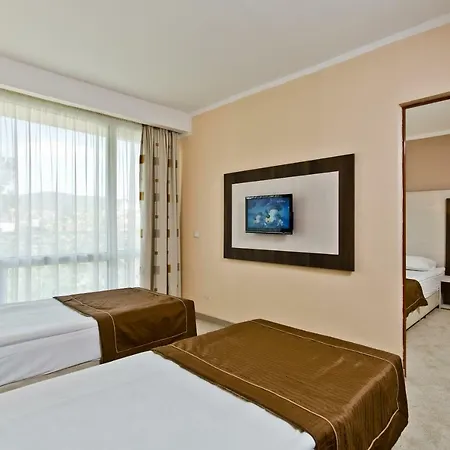 Semesteranläggning (resort) Evrika Club 4*