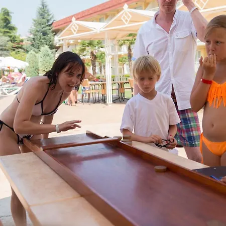 Evrika Club Semesteranläggning (resort) 4*