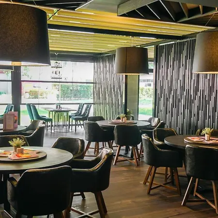 Semesteranläggning (resort) Evrika Club 4*
