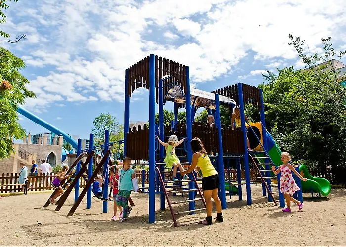 Курортный комплекс Evrika Club Солнечный берег