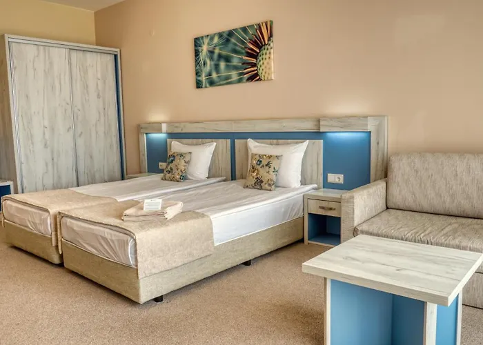 Курортный комплекс Evrika Club Солнечный берег