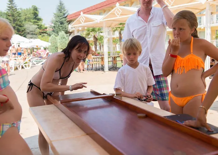 Evrika Club Курортный комплекс 4*