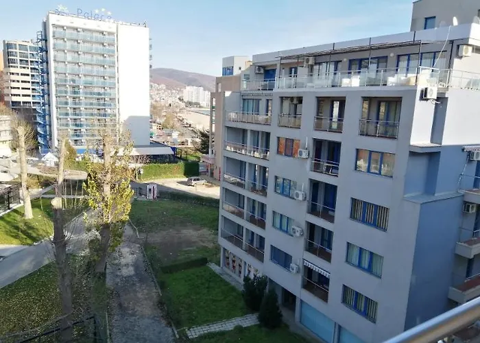 Курортный комплекс Evrika Club