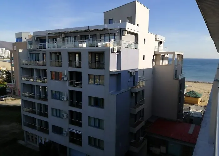 Курортный комплекс Evrika Club Солнечный берег