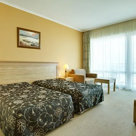 Evrika Club 4* Napospart